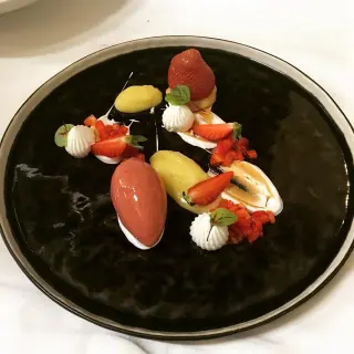 LA TABLE D'AMBRE