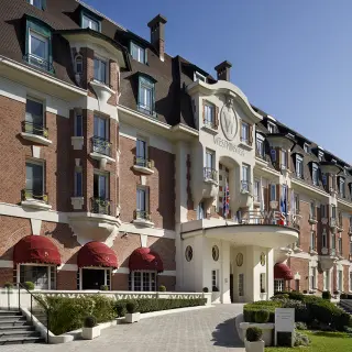 LE PAVILLON - HOTEL BARRIERE LE WESTMINSTER