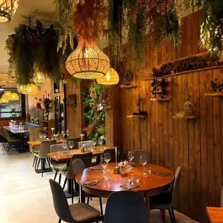MAÏNOÏ - Restaurant